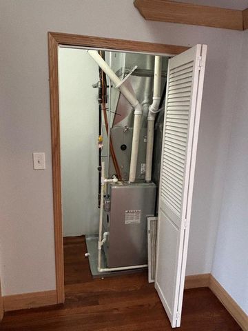 7644 S Cornell Avenue, Chicago, IL 60649