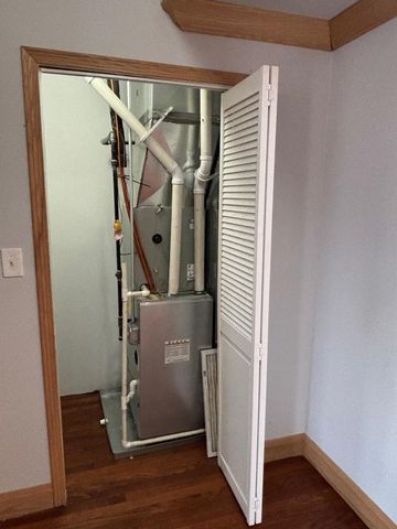 7644 S Cornell Avenue, Chicago, IL 60649