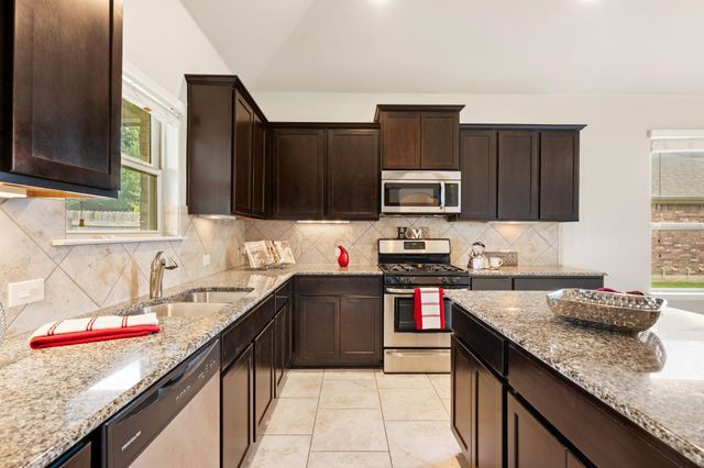 501 Buttermilk LN, Leander, TX 78641