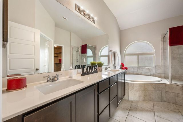 501 Buttermilk LN, Leander, TX 78641