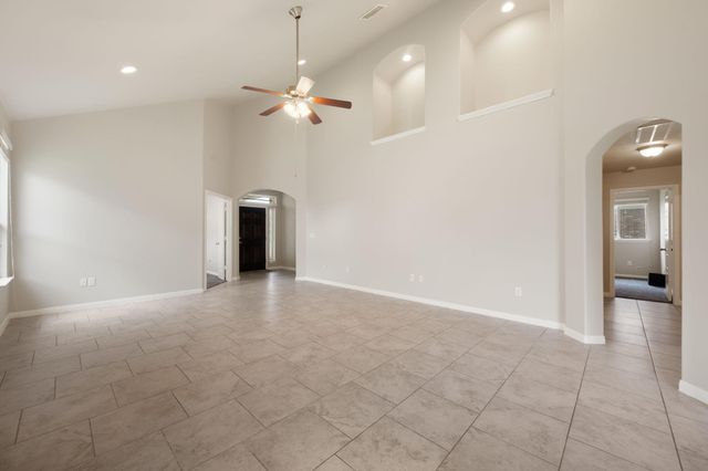 501 Buttermilk LN, Leander, TX 78641
