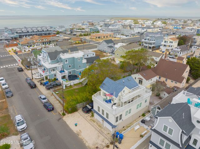221 11th Street, Beach Haven, NJ 08008