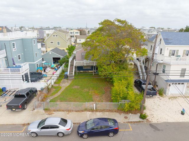 221 11th Street, Beach Haven, NJ 08008