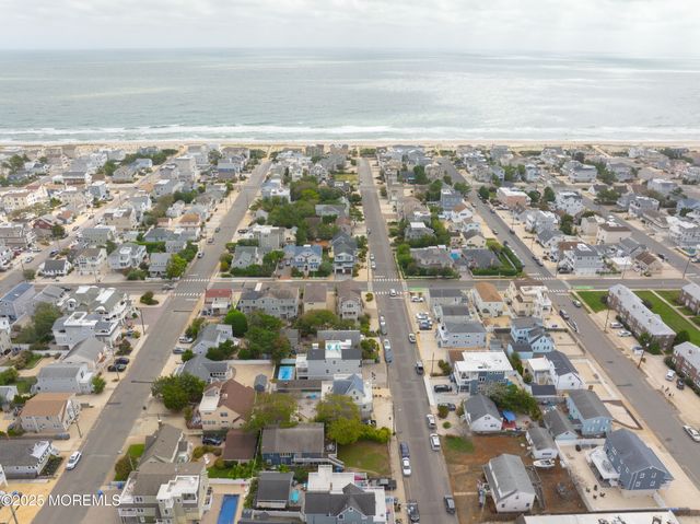 221 11th Street, Beach Haven, NJ 08008