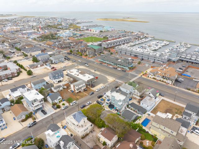 221 11th Street, Beach Haven, NJ 08008