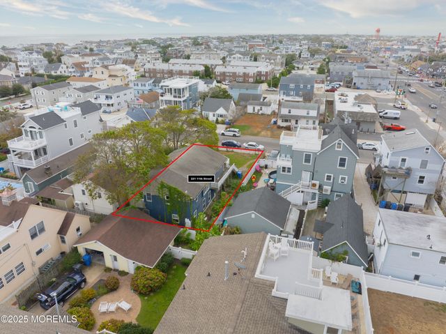 221 11th Street, Beach Haven, NJ 08008