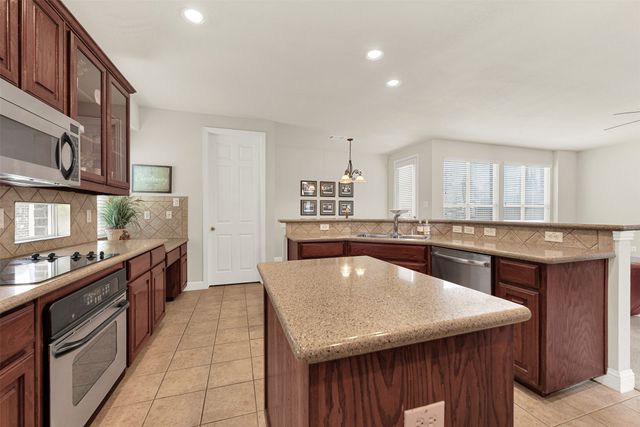7105 TEAL CREST Drive, Plano, TX 75024