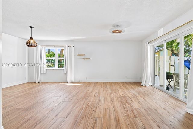146 Seabreeze Cir, Jupiter, FL 33477