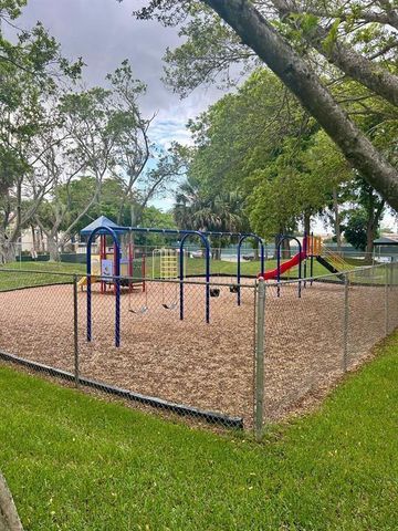 2304 S Cypress Bend Drive 615, Pompano Beach, FL 33069