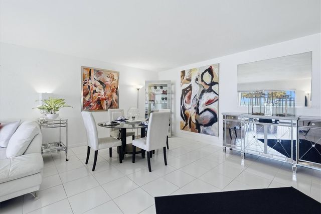 4660 OCEAN BOULEVARD Q2, Sarasota, FL 34242