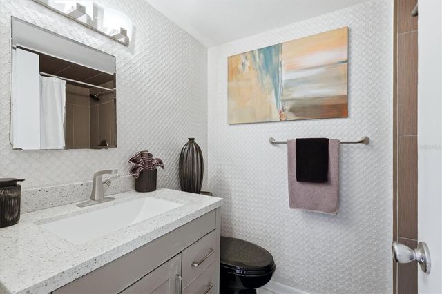 4660 OCEAN BOULEVARD Q2, Sarasota, FL 34242