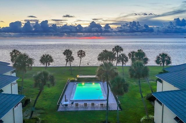 4660 OCEAN BOULEVARD Q2, Sarasota, FL 34242