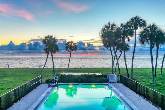 4660 OCEAN BOULEVARD Q2, Sarasota, FL 34242