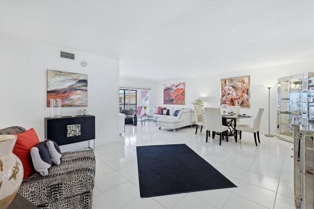 4660 OCEAN BOULEVARD Q2, Sarasota, FL 34242