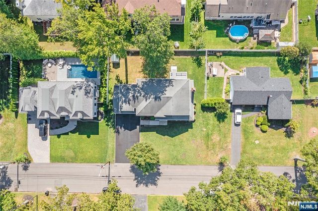 220 Concord Drive, Paramus, NJ 07652