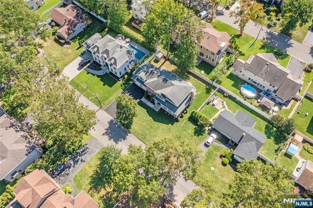 220 Concord Drive, Paramus, NJ 07652