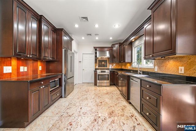 220 Concord Drive, Paramus, NJ 07652