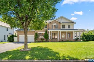 220 Concord Drive, Paramus, NJ 07652