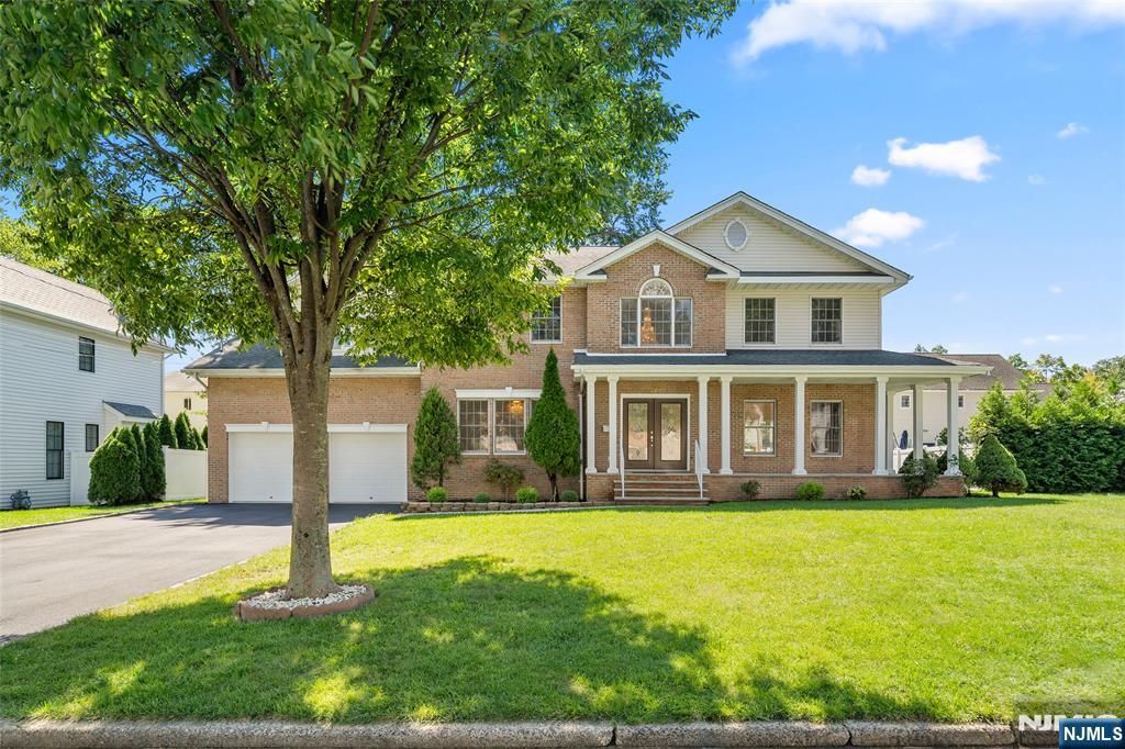 220 Concord Drive, Paramus, NJ 07652
