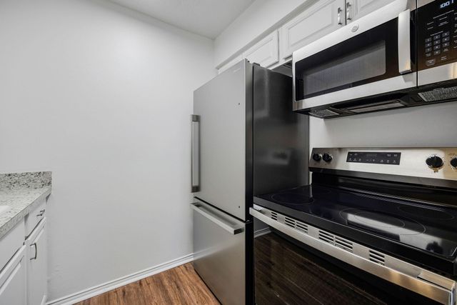 3224 Timmons Lane 128, Houston, TX 77027