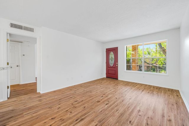 3224 Timmons Lane 128, Houston, TX 77027
