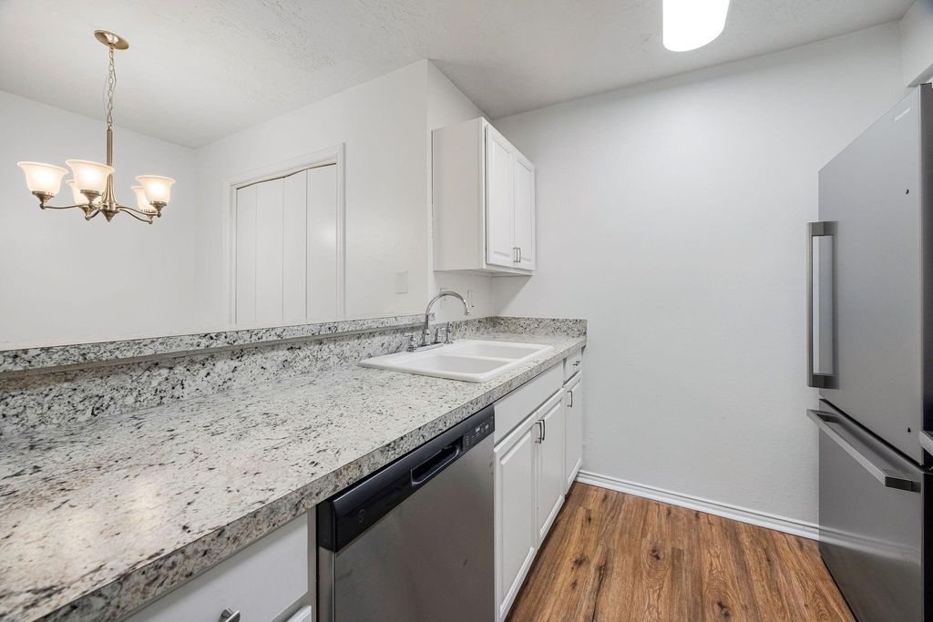 3224 Timmons Lane 128, Houston, TX 77027