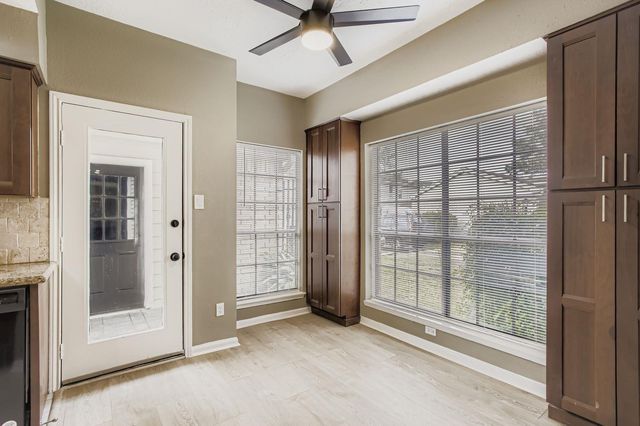 800 Country Place Drive 408, Houston, TX 77079