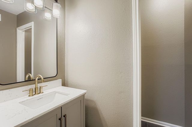 800 Country Place Drive 408, Houston, TX 77079