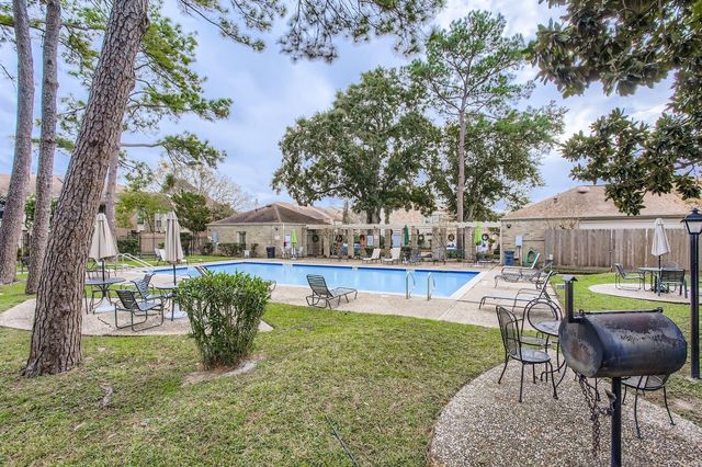 800 Country Place Drive 408, Houston, TX 77079