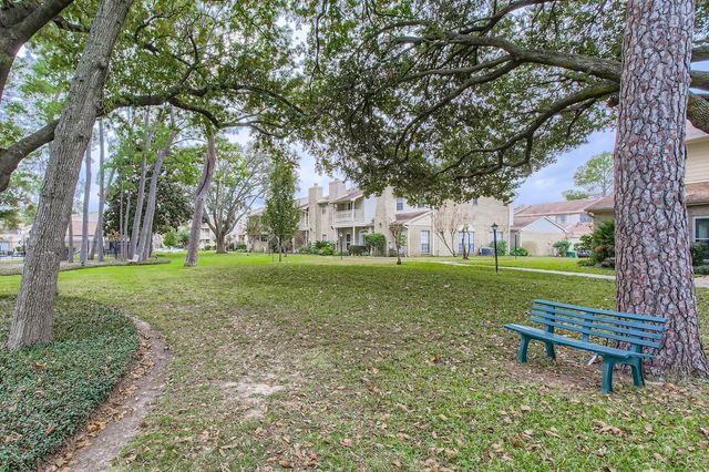 800 Country Place Drive 408, Houston, TX 77079