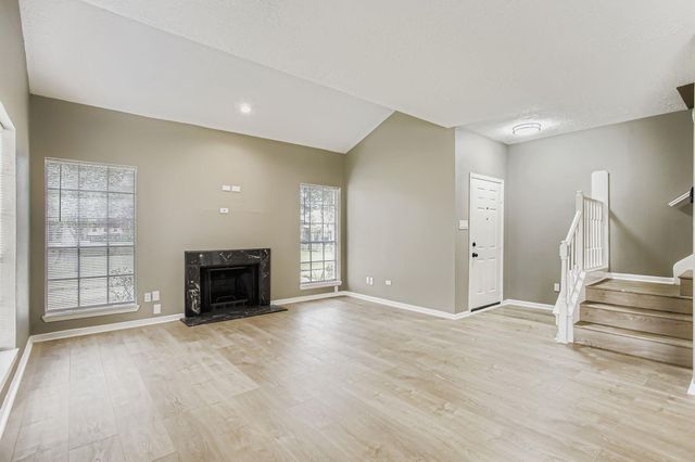 800 Country Place Drive 408, Houston, TX 77079