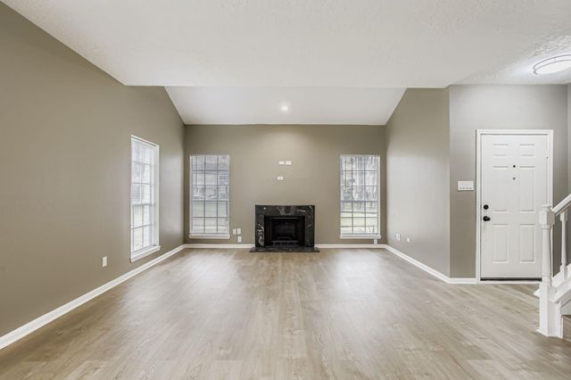 800 Country Place Drive 408, Houston, TX 77079