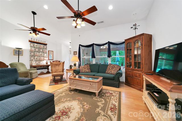 229 Hubbard Hollow Road, Rosman, NC 28772
