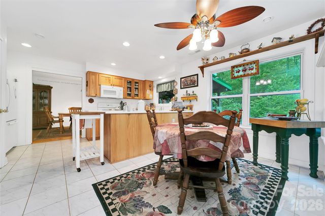 229 Hubbard Hollow Road, Rosman, NC 28772