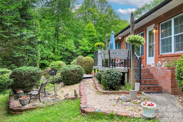 229 Hubbard Hollow Road, Rosman, NC 28772