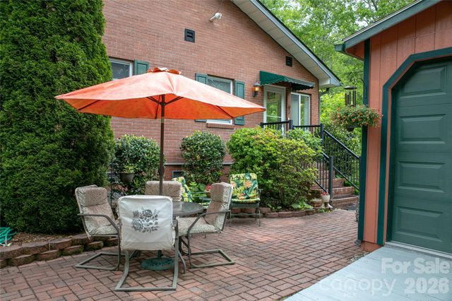 229 Hubbard Hollow Road, Rosman, NC 28772