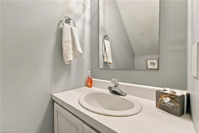 1175 Glendale Drive, Greensboro, NC 27406