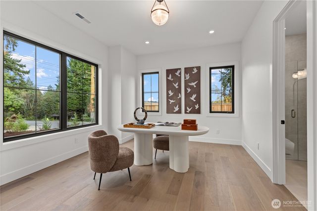 10789 SE 10th Street, Bellevue, WA 98004