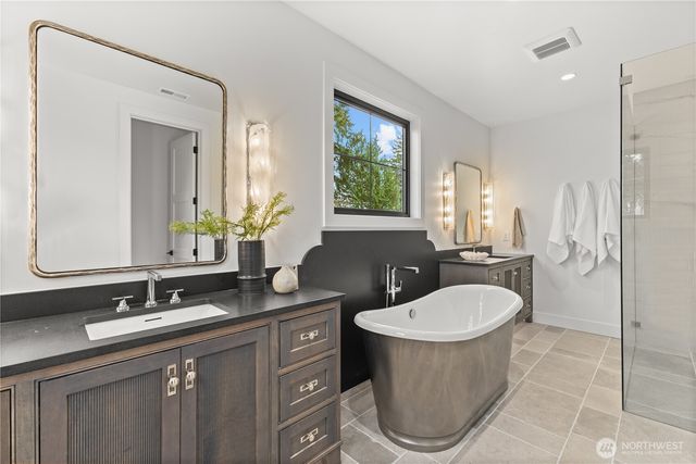 10789 SE 10th Street, Bellevue, WA 98004