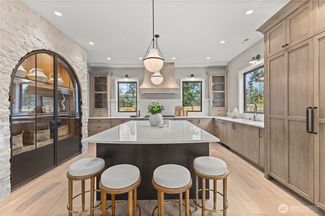 10789 SE 10th Street, Bellevue, WA 98004