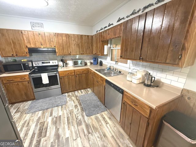 122 Ponderosa Drive, Swainsboro, GA 30401