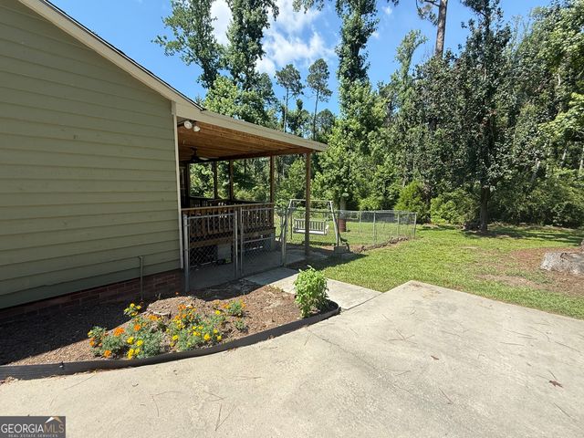 122 Ponderosa Drive, Swainsboro, GA 30401