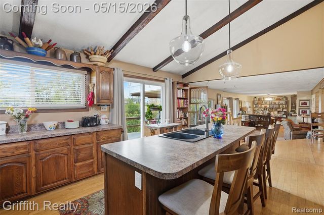 2901 School Lake Drive, Brighton, MI 48114
