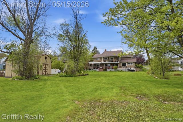2901 School Lake Drive, Brighton, MI 48114