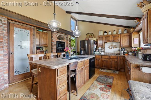 2901 School Lake Drive, Brighton, MI 48114