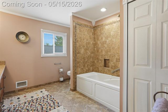 2901 School Lake Drive, Brighton, MI 48114