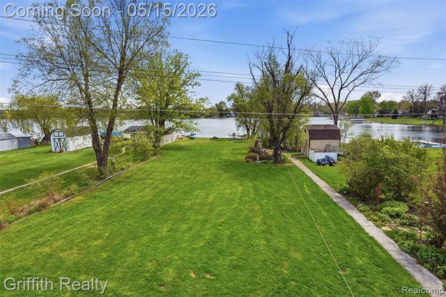 2901 School Lake Drive, Brighton, MI 48114