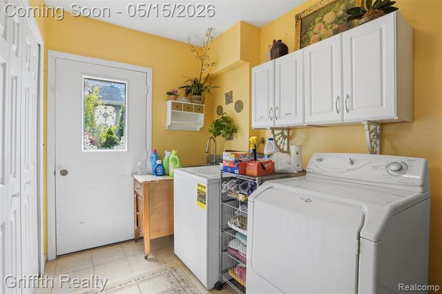 2901 School Lake Drive, Brighton, MI 48114