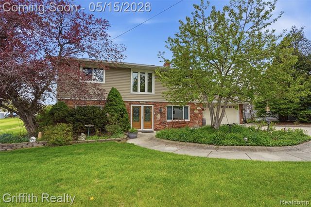 2901 School Lake Drive, Brighton, MI 48114