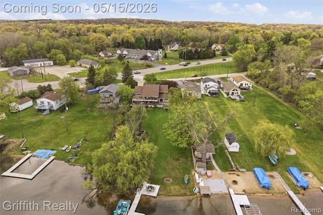 2901 School Lake Drive, Brighton, MI 48114